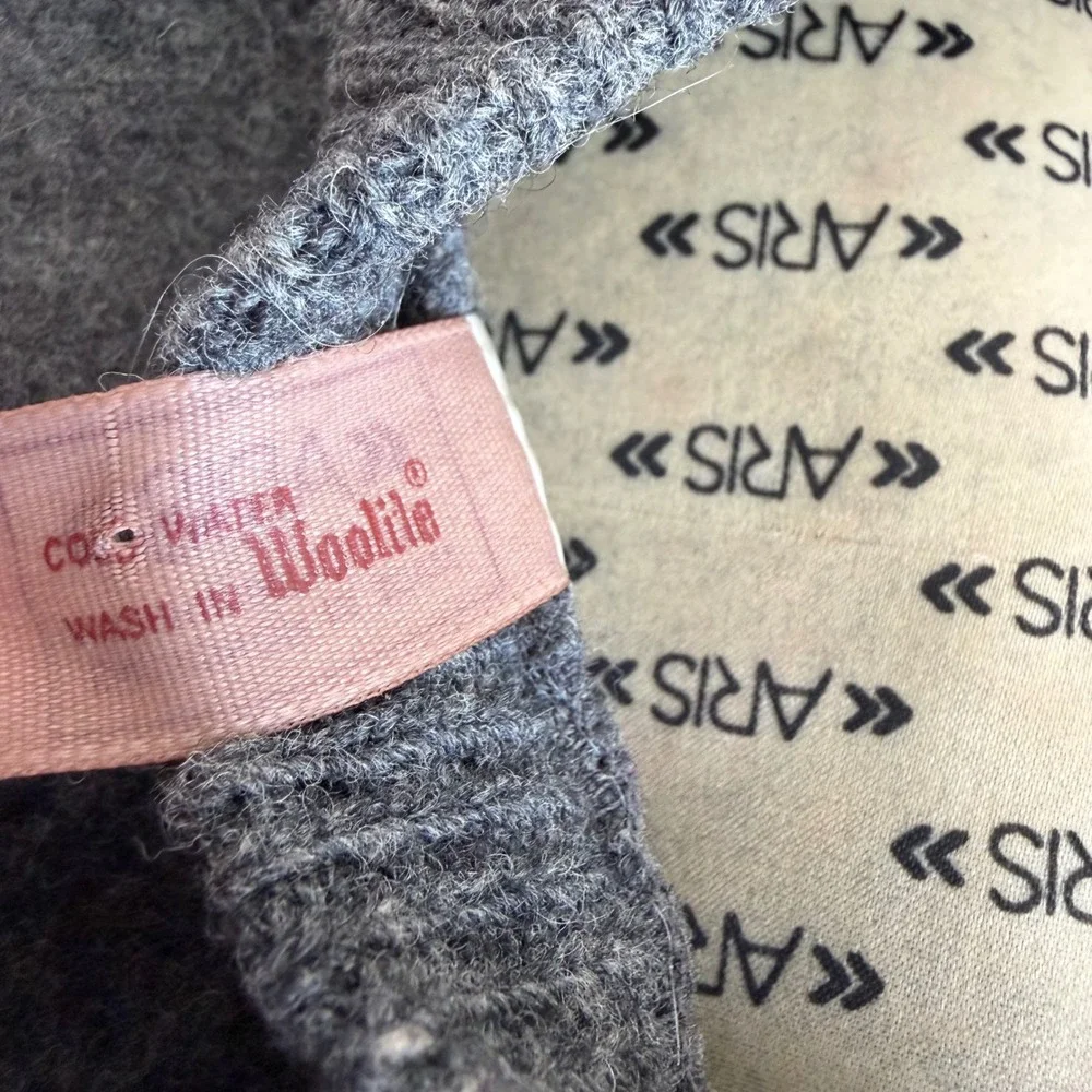 Vintage Aris 100% Lambswool Gray Beret Winter Hat Cap Preppy